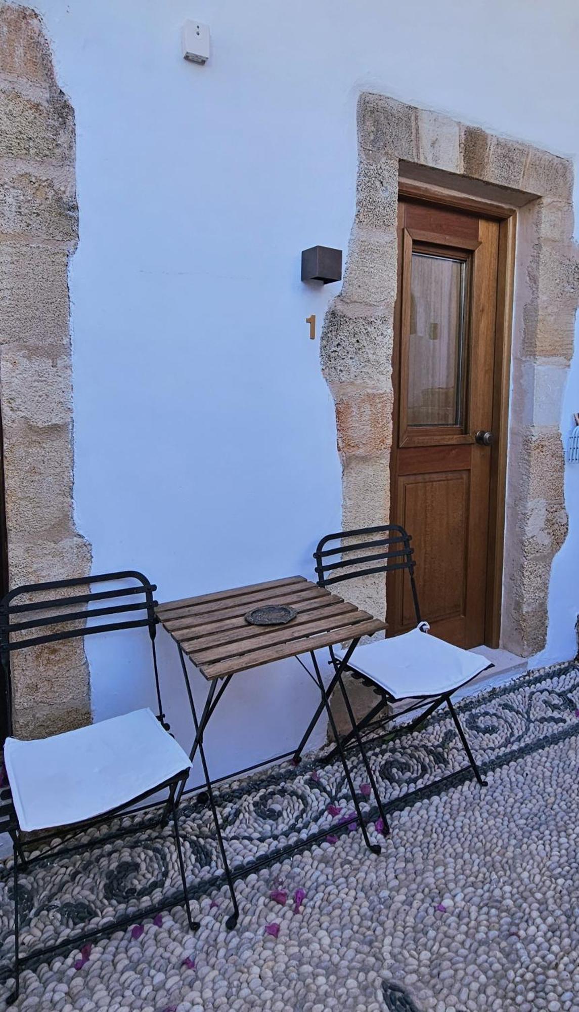 Villa Aphrodite Lindos Suites ภายนอก รูปภาพ